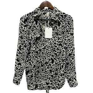 Elan Women's Size M Long Sleeve Button-Up Hearts Print Pockets Shirt Black White